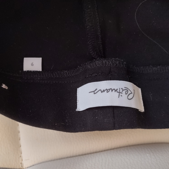 Reitmans faux leather pants - Picture 4 of 4